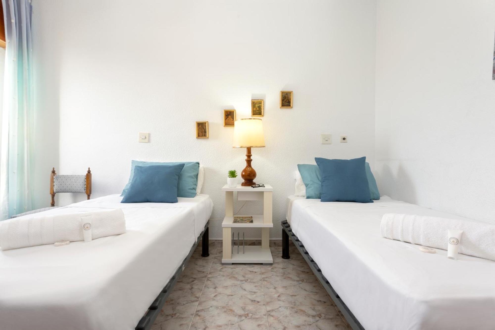 1003 - Seafront Apartment On El Paseo - Air Conditionning - Wi-Fi - Smart Tv Almunecar Exterior photo